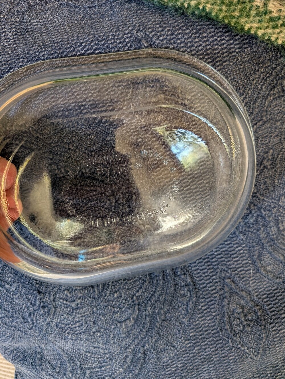 Glass Pyrex Dish With Lid - Picture 3 of 3